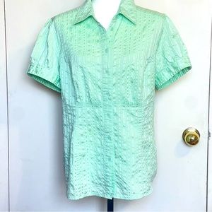Denver Hayes, women's shirt/ blouse short sleeves, pastel green, Like new